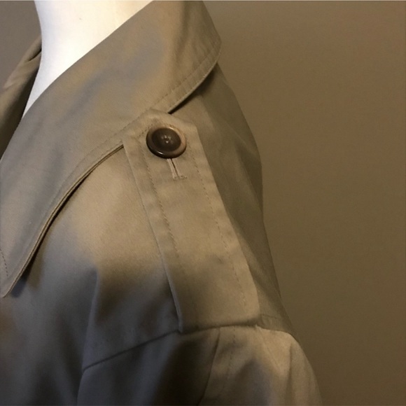 Pierre Cardin trench coat! Plaid interior. - Picture 10 of 14